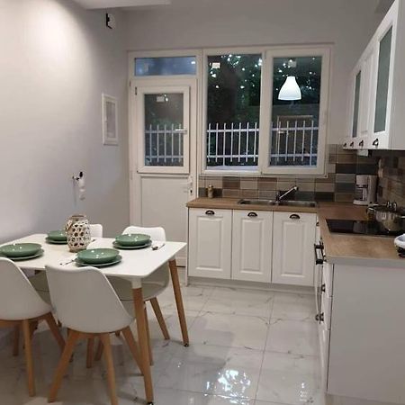 Eytyhias Yard Apartments In Poros Poros Town Bagian luar foto