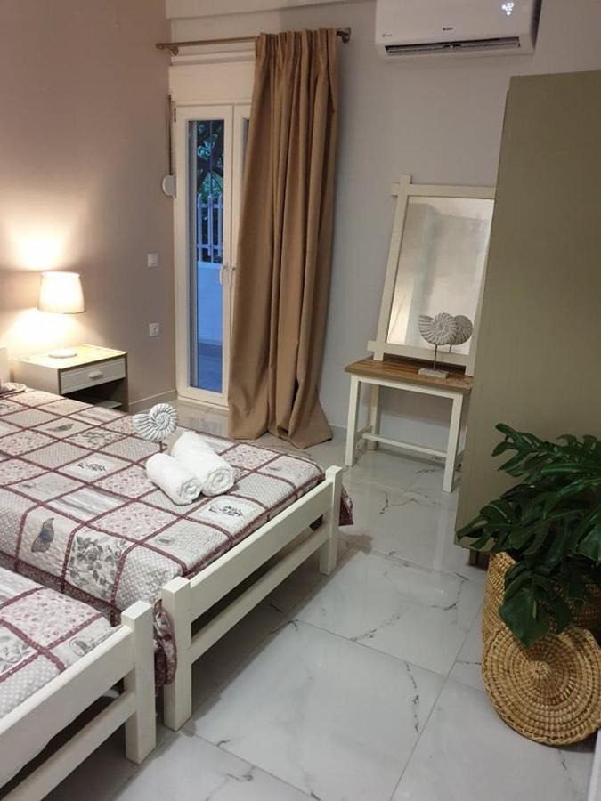 Eytyhias Yard Apartments In Poros Poros Town Bagian luar foto
