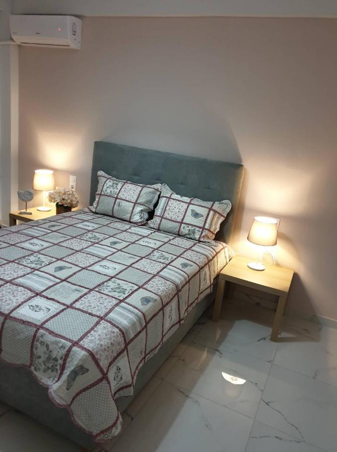 Eytyhias Yard Apartments In Poros Poros Town Bagian luar foto