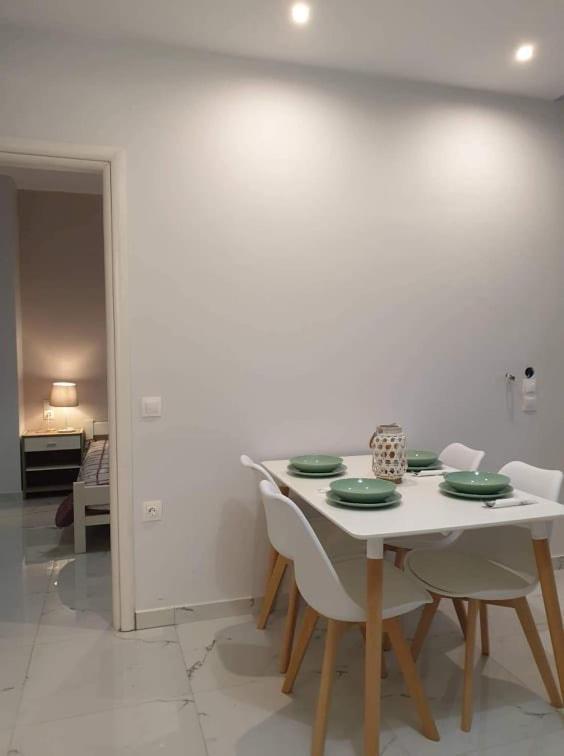 Eytyhias Yard Apartments In Poros Poros Town Bagian luar foto