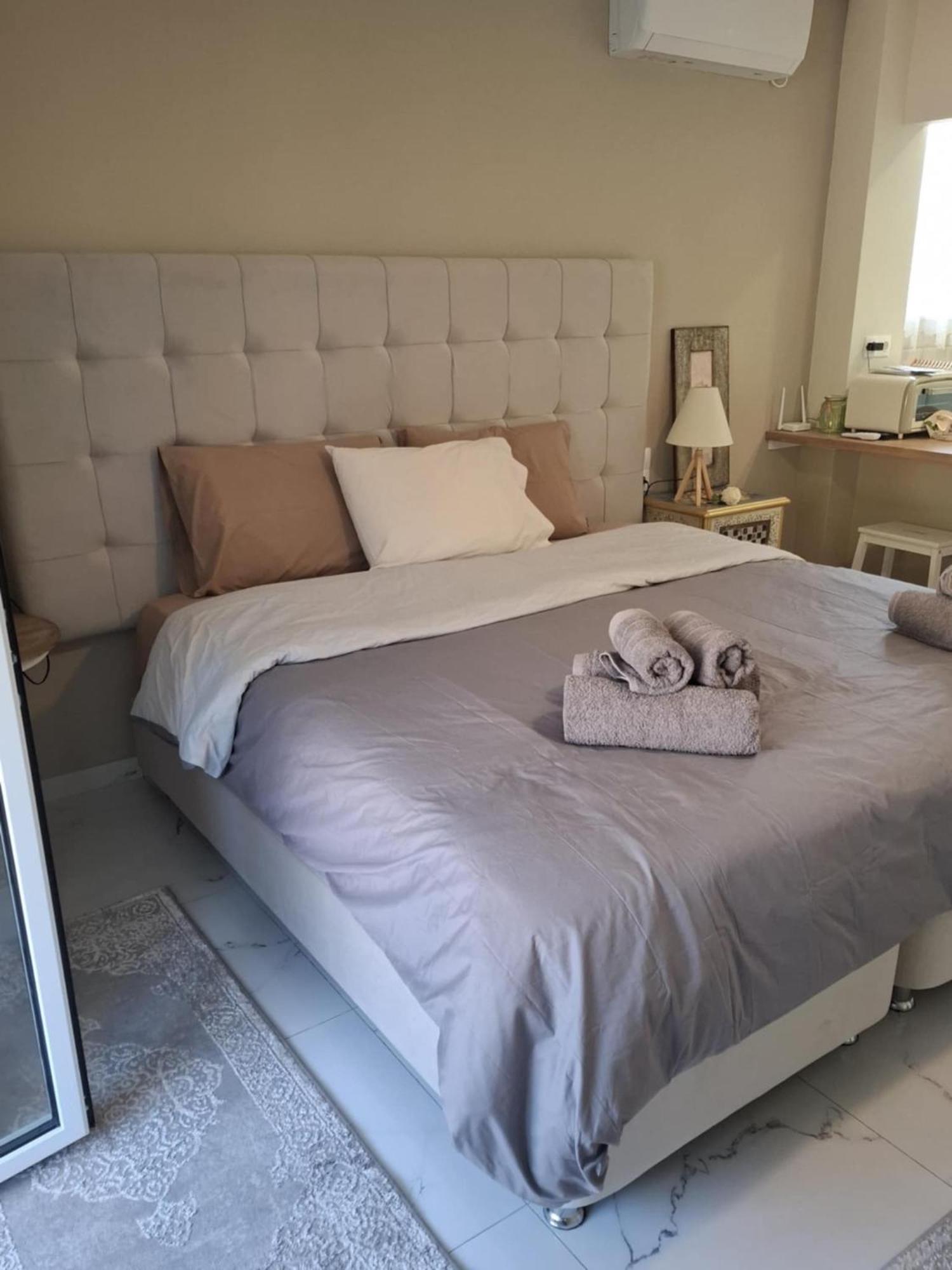 Eytyhias Yard Apartments In Poros Poros Town Bagian luar foto